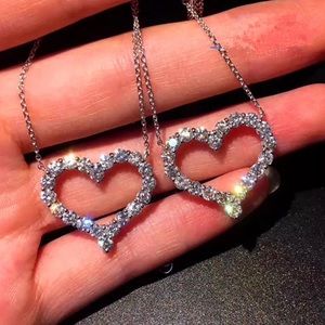 ✨✨Dainty Silver Heart Necklace ✨✨